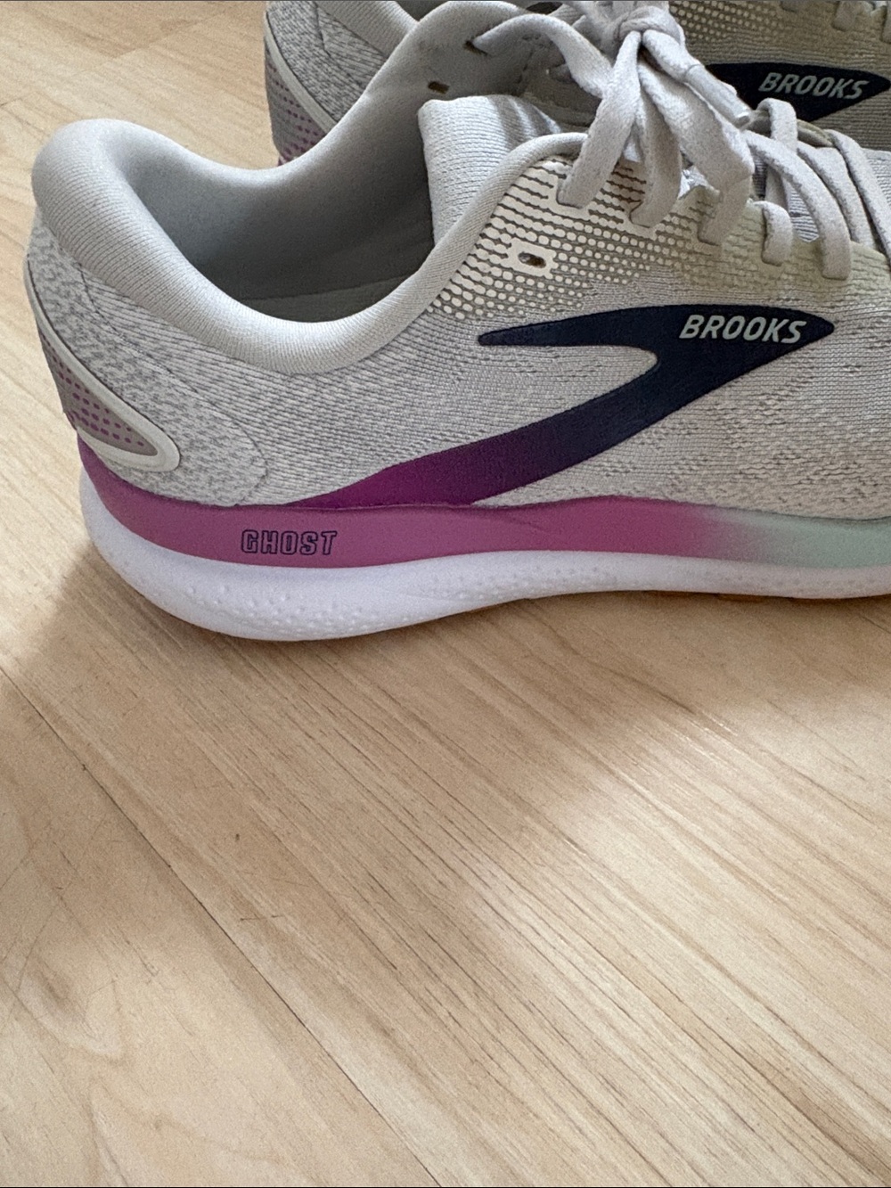 Brooks Woman’s Ghost 16 Neutral Running Shoes - Picture 4 of 7